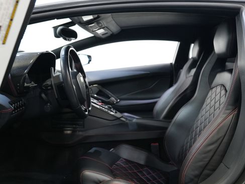 Used 2018 Lamborghini Aventador S image 34