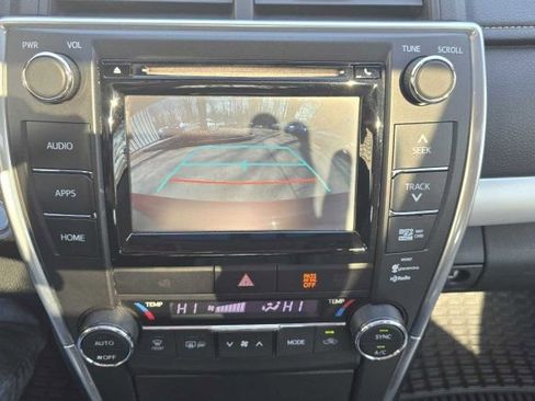 Used 2015 Toyota Camry SE w/ Moonroof Package image 22