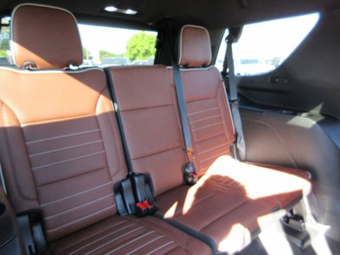 Certified 2024 GMC Yukon Denali Ultimate AWD/4WD image 30