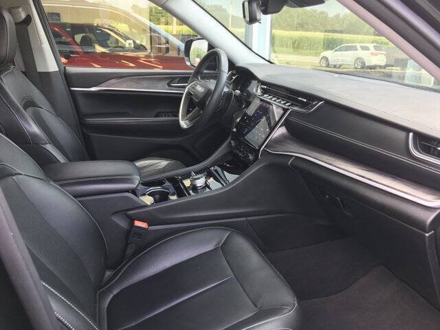 Used 2023 Jeep Grand Cherokee Limited AWD/4WD image 25