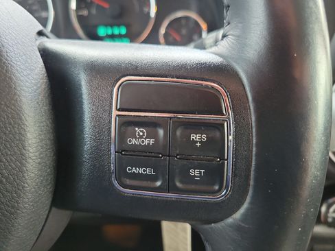 Used 2017 Jeep Wrangler Unlimited Sahara w/ Dual Top Group AWD/4WD image 17