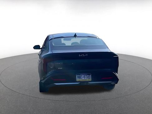 Used 2025 Kia K4 LXS image 12