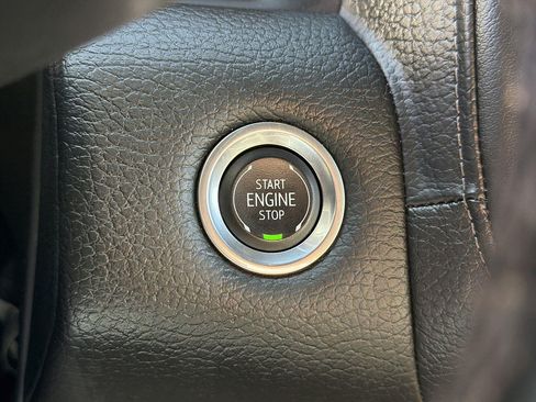 Used 2024 GMC Yukon Denali RWD image 16