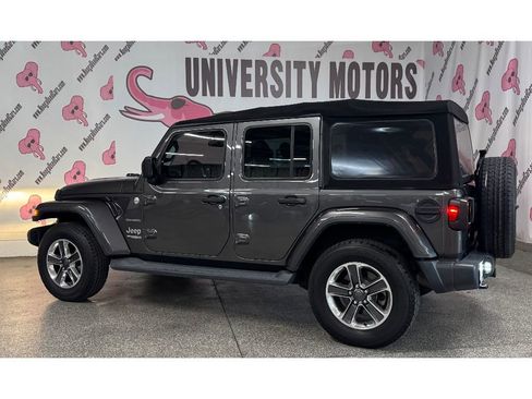Used 2018 Jeep Wrangler Unlimited Sahara image 13
