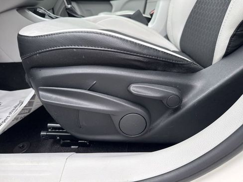 Used 2019 Jeep Compass Latitude w/ Cold Weather Group AWD/4WD image 28