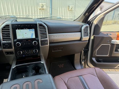 Used 2018 Ford F250 King Ranch w/ FX4 Off-Road Package AWD/4WD image 28