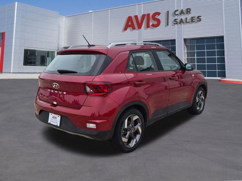 Used 2025 Hyundai Venue SEL FWD image 6