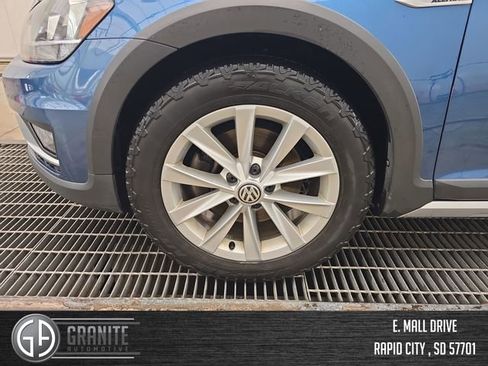 Used 2019 Volkswagen Golf Alltrack SEL image 26