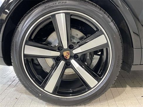 New 2026 Porsche Cayenne Coupe image 13