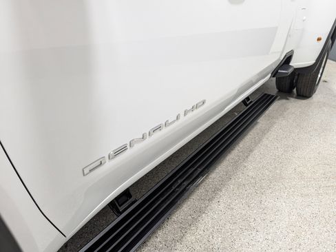 Used 2024 GMC Sierra 3500 Denali w/ Denali Reserve Package image 10
