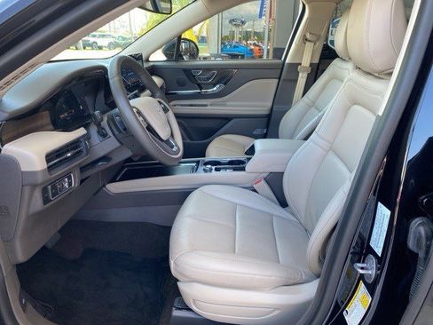 Used 2023 Lincoln Corsair Reserve image 10