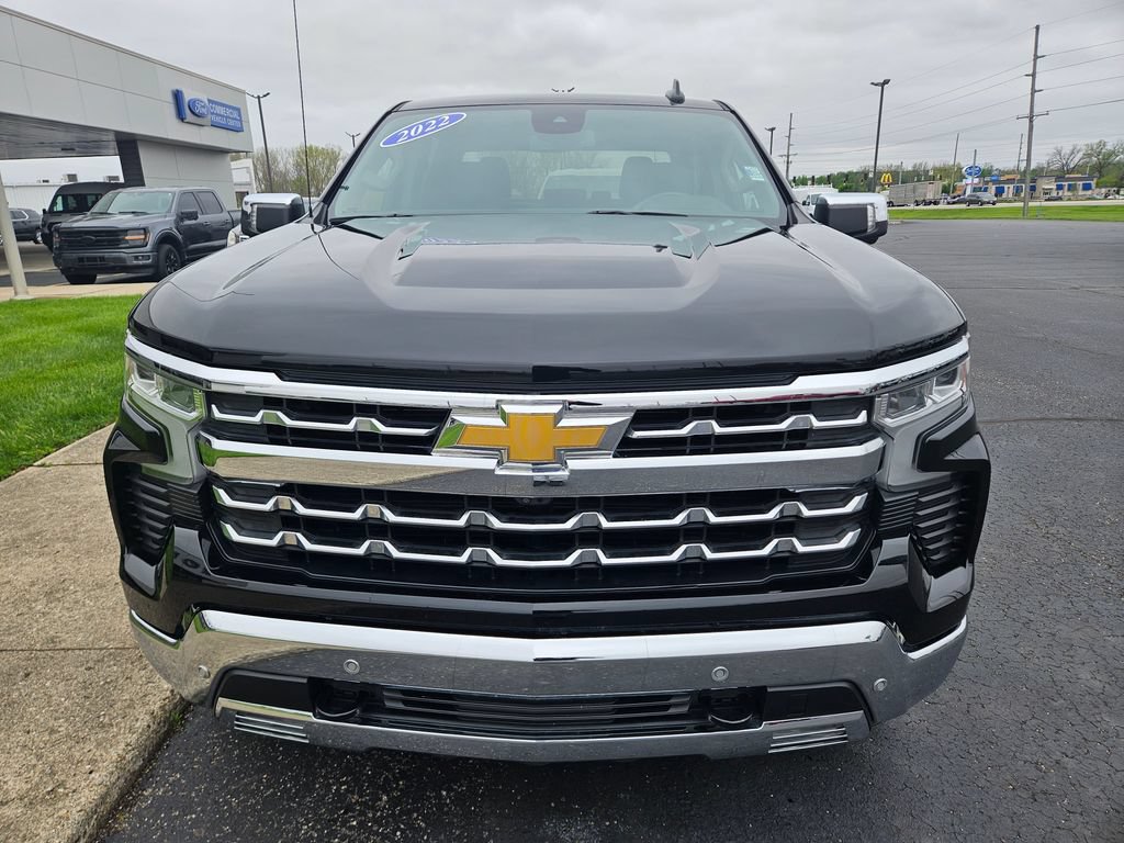 Used 2022 Chevrolet Silverado 1500 LTZ w/ Z71 Off-Road Package AWD/4WD image 3