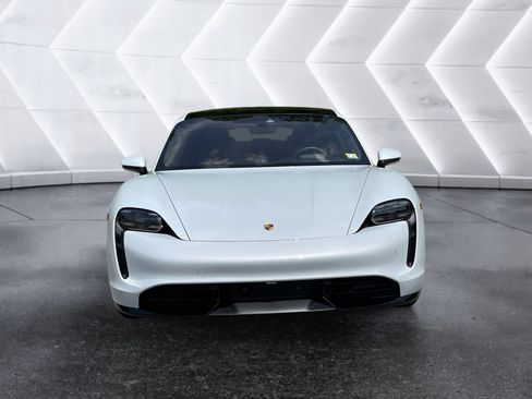 Used 2024 Porsche Taycan image 9