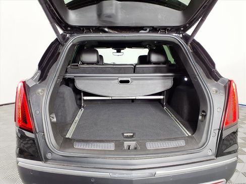 Certified 2022 Cadillac XT5 Premium Luxury w/ Technology Package image 8