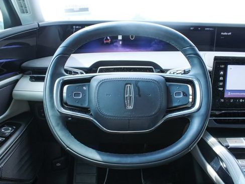Used 2024 Lincoln Nautilus Premier AWD/4WD image 21