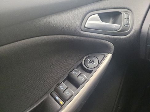 Used 2018 Ford Focus Titanium image 27
