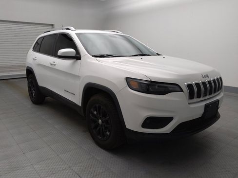 Used 2019 Jeep Cherokee Latitude Plus w/ Cold Weather Group AWD/4WD image 13