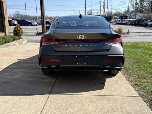 Certified 2024 Hyundai Elantra SEL image 8