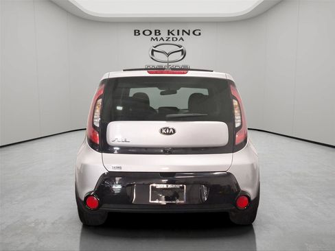Used 2016 Kia Soul + w/ Primo Package FWD image 4