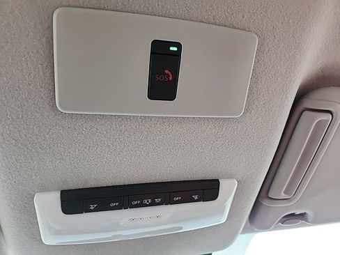 Used 2023 Nissan Versa SR w/ Trunk Package FWD image 17