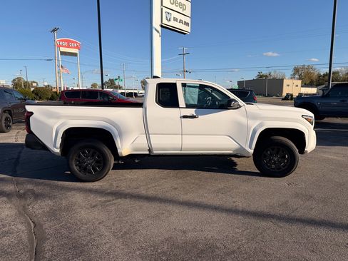 Used 2024 Toyota Tacoma SR image 6