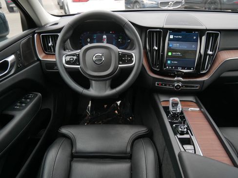 Used 2023 Volvo XC60 T8 Ultimate w/ Climate Package image 12