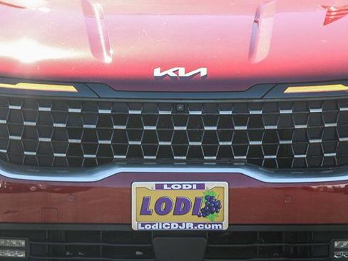 Used 2025 Kia Carnival SX image 7