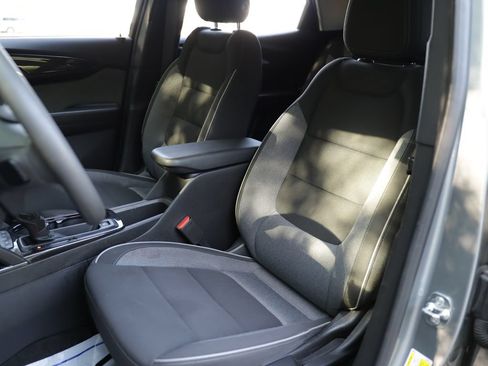 Used 2025 Chevrolet TrailBlazer LT FWD image 20