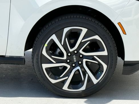 New 2026 Lincoln Navigator L Reserve image 7