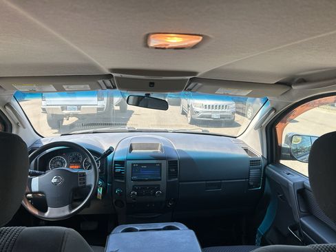 Used 2011 Nissan Titan SV AWD/4WD image 13