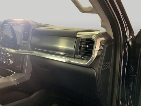 Used 2021 Ford F150 Lariat w/ Equipment Group 502A High AWD/4WD image 17