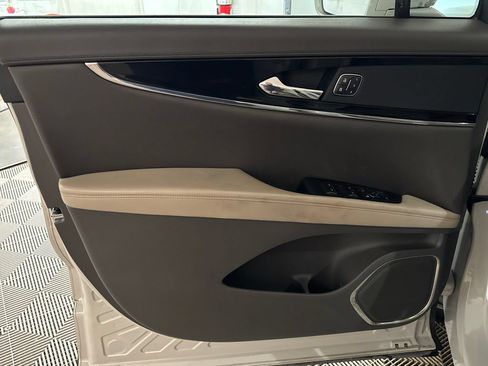 Used 2022 Lincoln Nautilus Reserve FWD image 14