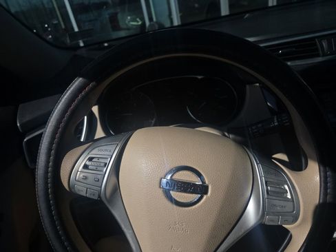 Used 2015 Nissan Rogue S image 16