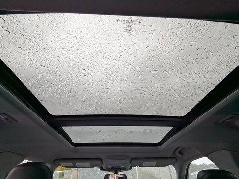 Used 2022 Ford Explorer XLT w/ Equipment Group 202A image 23