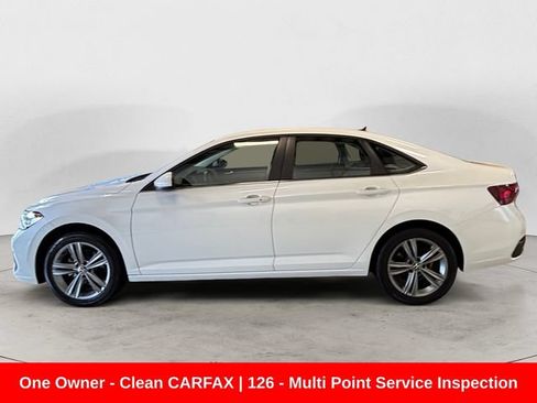 Used 2024 Volkswagen Jetta SE FWD image 2