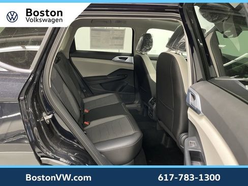 New 2026 Volkswagen Taos SE image 12