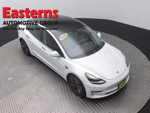 Used 2023 Tesla Model 3 Standard Range RWD image 3