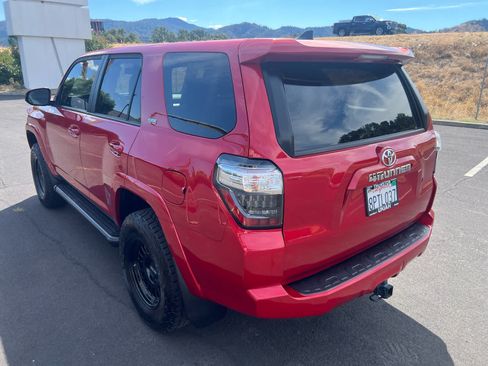 Certified 2020 Toyota 4Runner SR5 RWD image 9