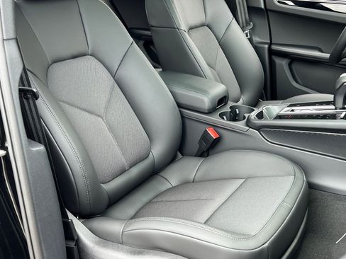 New 2026 Porsche Macan image 16