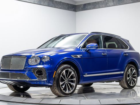 Used 2021 Bentley Bentayga w/ First Edition Specification AWD/4WD image 2