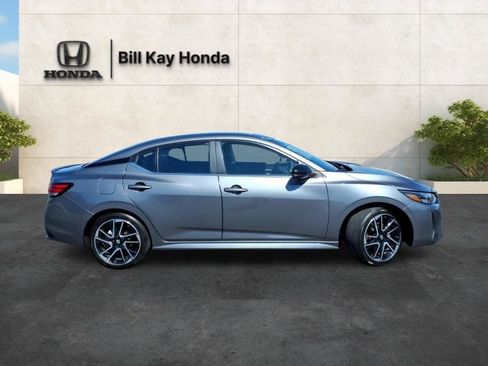 Used 2024 Nissan Sentra SR w/ SR Premium Package FWD image 2