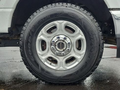 Certified 2025 Ford F250 XLT w/ FX4 Off-Road Package image 9