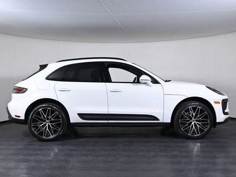 Certified 2026 Porsche Macan AWD/4WD image 8