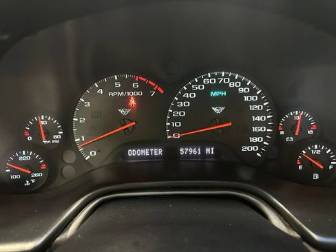 Used 2001 Chevrolet Corvette Convertible w/ Preferred Equipment Group2 RWD image 27