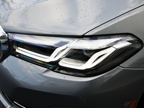 Used 2023 BMW 530i xDrive w/ Convenience Package image 12