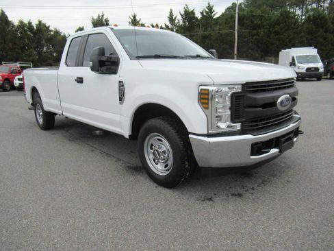 Used 2019 Ford F250 XL w/ XL Value Package image 3