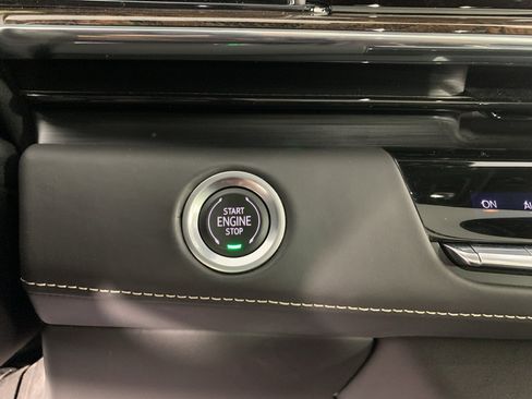 Used 2021 Cadillac Escalade Sport Platinum w/ LPO, ONYX Package AWD/4WD image 18
