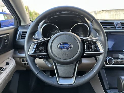 Used 2018 Subaru Outback 3.6R Limited image 16