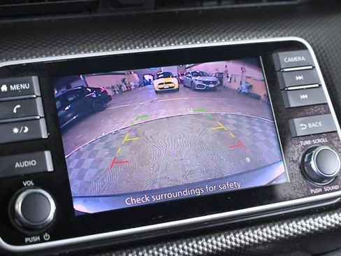 Used 2019 Nissan Kicks SV image 16