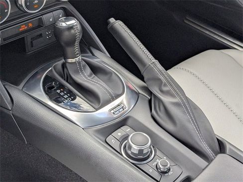 Used 2021 MAZDA MX-5 Miata RF Grand Touring image 19